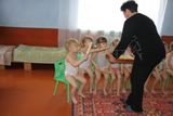 Упражнения с каталкой для рук и ног