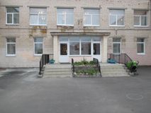 Центральный вход в здание