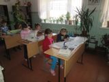 рассматривание журналов, газет.