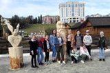 Знакомство с работами профессиональных резчиков