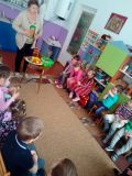 Дидактическая игра "Что в корзинку мы берем?" Старшая группа "Золотые зернышки", воспитатель Носова Е.Н.