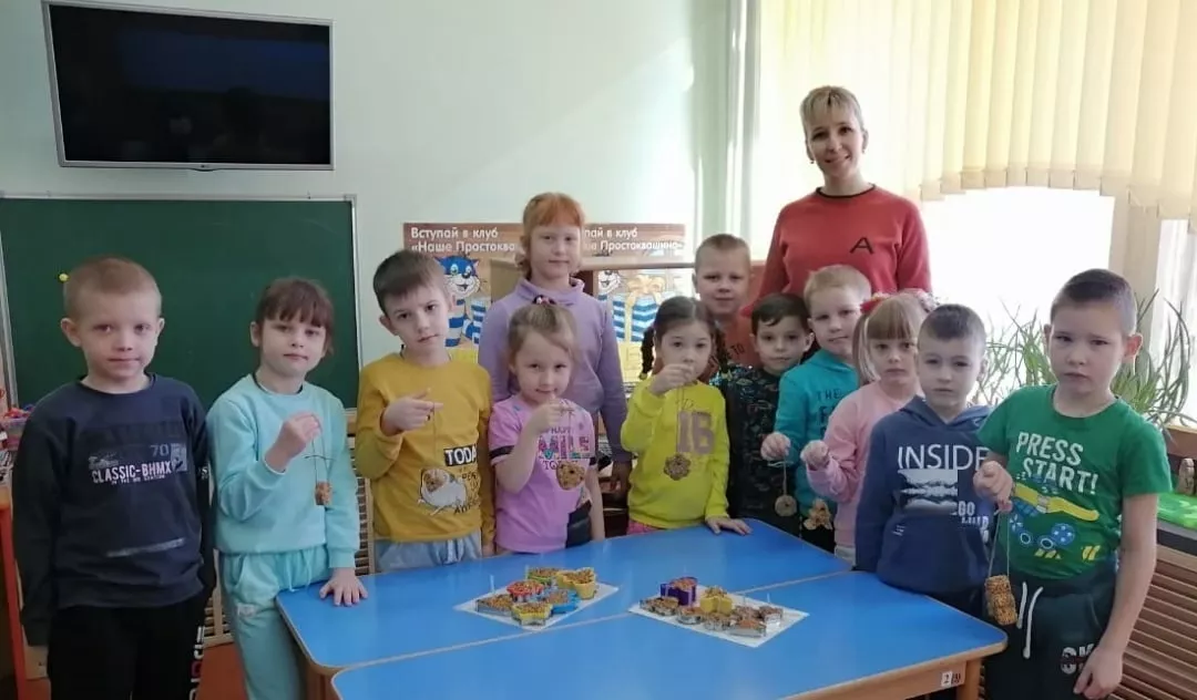 Александровский детский. Фотоотчет добрые дела в ДОУ. Родители и дети в детском саду. Детям о семье в детском саду.