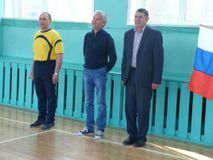  Турнир открыли директор Спортивной школы Патрушев Б. А. глава района Данилин И.В., и председатель райсовета Оглы В.А.
