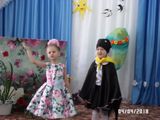 Каждый персонаж владеет сценической речью, умеет интонировать