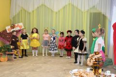 Подготовительная группа №11 сказка "Муха-цокотуха"