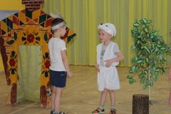 Старшая группа №6 сказка "Заюшкина избушка"