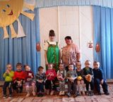 Воспитанники первой младшей группы  на развлечении "Народная игрушка"