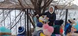 Воспитанники подготовительной группы участвуют в акции "Покормите птиц зимой"