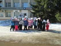 Участники акции " Письмо солдату"