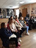 Группа учащихся в Доме-музее им. М.П Девятаева слушают о героическом подвиге нашего земляка