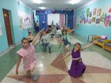 Праздничная танцевальная программа «В кругу друзей»