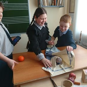 «Для наших девочек!»