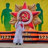 Коллективы Дома творчества поздравили с Днем Победы жителей города Омска