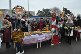 Прощай, зима! Весна подходит! Частичку солнца мы берем — В честь пробуждения природы Блинов весенних напечем!