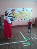 Королева Осени в гостях у ребят