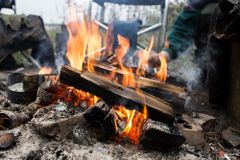 Пегрема, у костра