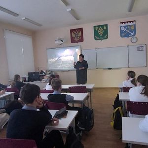 Школьники 6-11 классов на занятиях курса внеурочной деятельности "Россия-мои горизонты" познакомились с креативной индустрией
