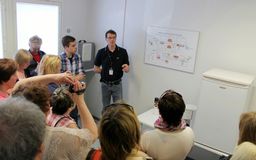 Очистные сооружения Ряякюля, наш гид - инженер из ELY Keskus, Ари Хейсканен