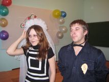 Студенты расписывались в&nbsp;подтверждение заключения брака, а&nbsp;еще получали билеты на&nbsp;концерт группы «Пилигрим». Вот, оказывается, истинная цель заключения брака