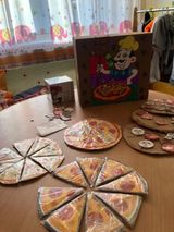 средняя гр № 9 "Мишутки" игра "Пиццерия"