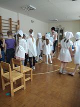 подгот. гр № 10  "Солнышко" игра "Медосмотр"