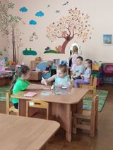 2 младшая группа №4 "Цветик-семицветик" игра "салон красоты"