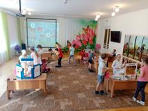 подгот. группа№ 7  "Радуга" игра " Поликлиника"