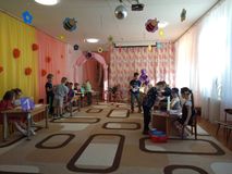 старшая гр № 13 "Звёздочки" игра "Почта"