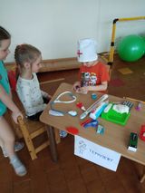 подгот. гр № 10  "Солнышко" игра "Медосмотр"