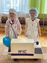 1 мл. группа № 3 "Чебурашка" игра "Больница"