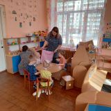 1 младшая группа № 1 "Непоседы" игра  "Семья"