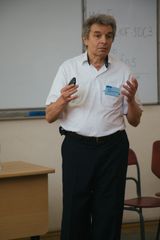 Владимир Петров