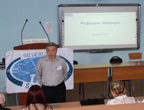 Владимир Петров