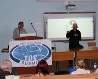 П. Амнуэль, В. Петров