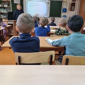 Скоро в школу