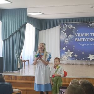 Самым юным музыкантам, освоившим начальную ступень вручили свидетельства об окончании подготовительного отделения.