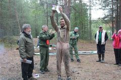 Приз в руках победителя
