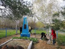 Уборка воинского захоронения х.Антоновка