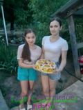 Женя Бойко 6 класс, Лера Чумакова 10 класс. Совместное семейное блюдо - торт "Счастливое лето".