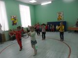 танец девочек с обручами.