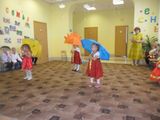танец с зонтиками