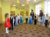 Праздник для мам.Воспитатель: Харичева Т. П.