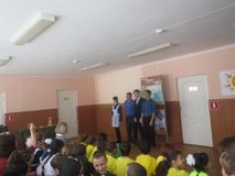 школьный конкурс инсценированной песни Тема: «Многоликий мир»