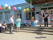 ПОСЛЕДНИЙ ЗВОНОК 2013 НАГРАЖДЕНИЕ УЧИТЕЛЯ ФИЗВОСПИТАНИЯ ГРАМОТОЙ АДМИНИСТРАЦИИ БОЖКОВСКОГО СЕЛЬСКОГО ПОСЕЛЕНИЯ