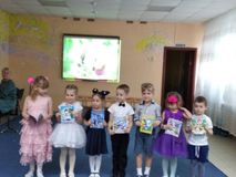 средние группы "Антошка" и "Василиса"
