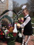 Возложение цветов к памятнику погибшим односельчанам