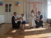 танец пап и дочек