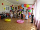 мамочки с ребятами последний день в садике