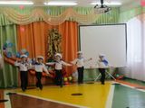 Танец "Яблочко" в исполнении мальчиков подготовительной группы. Ко Дню Победы