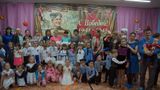 Участники музыкально-литературной композиции "Славный праздник - День Победы!"